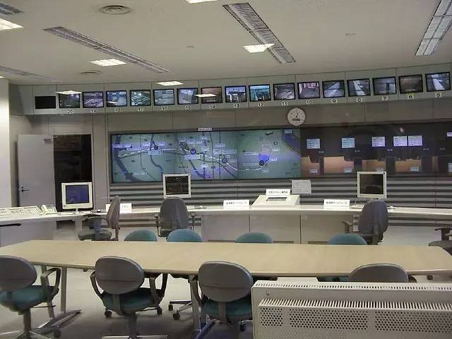 任何单位和个人不得擅自改变建筑物、构筑物的消防安全条件