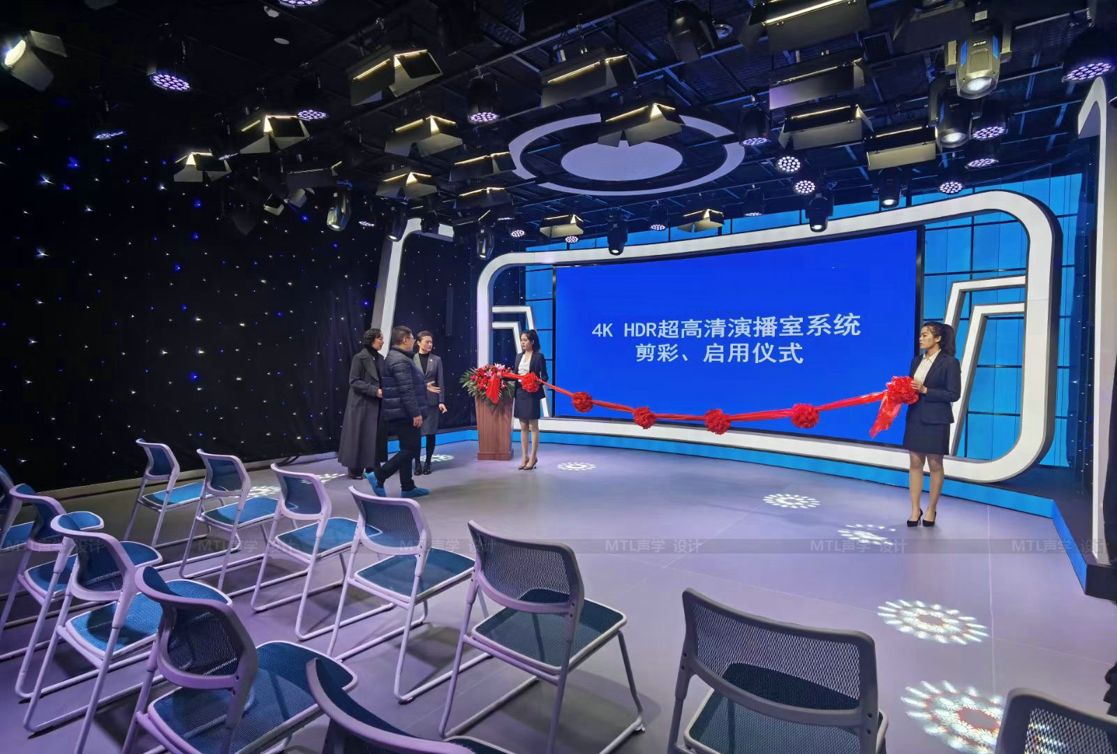 声光视讯行业楚芒专家、中国演艺设备技术协会湖北办副主任、湖北省歌剧舞剧院一级舞美设计师李明老师莅临出席了本次会议指导交流