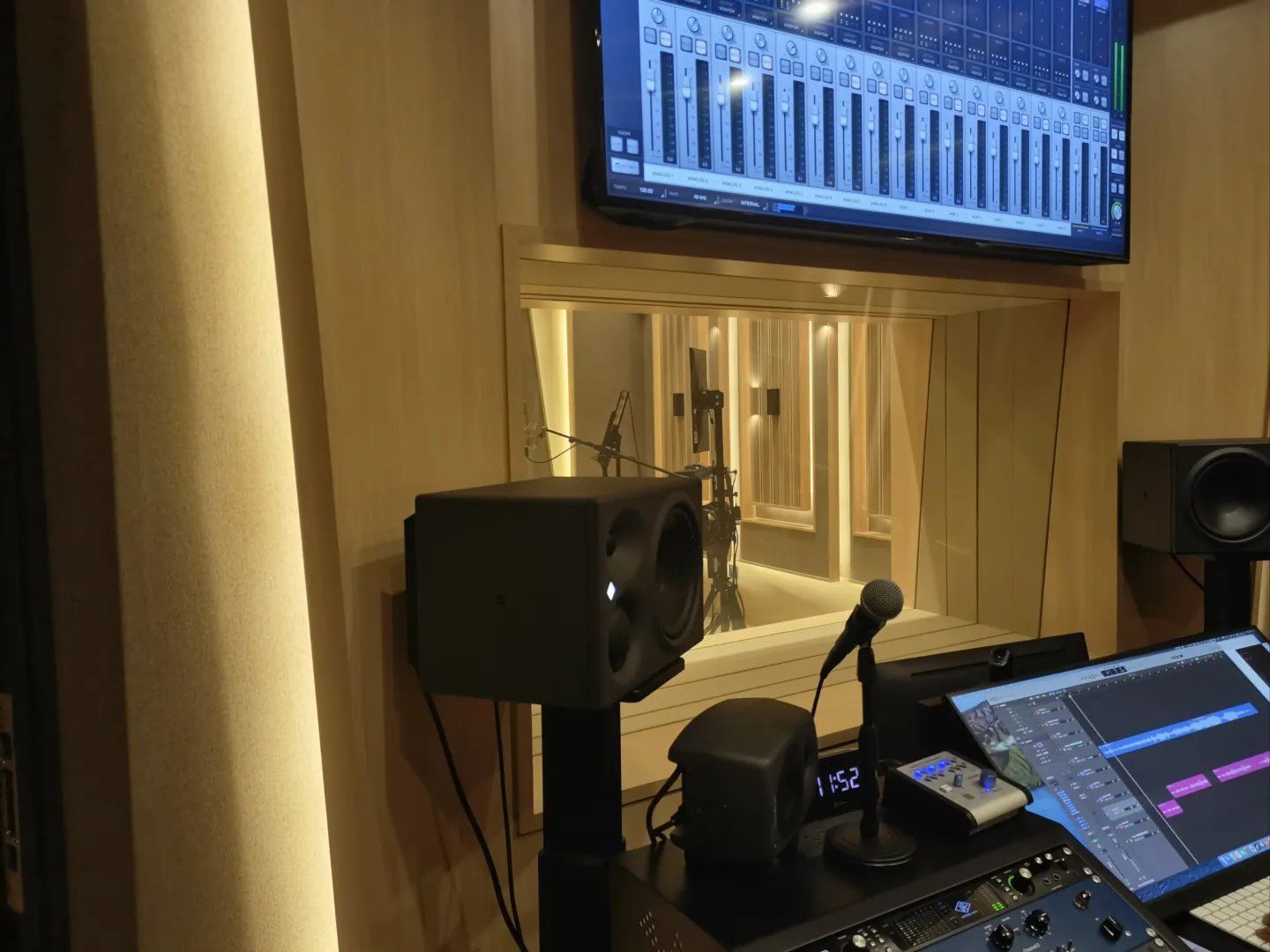 对于需要进行专业创作或高负载工作的用户来说