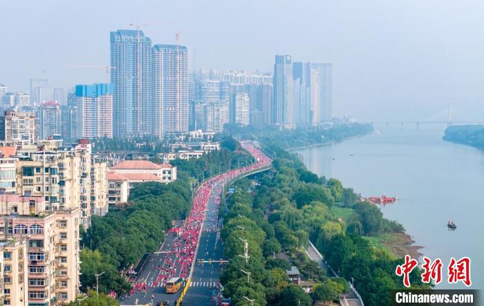 2024长沙马拉松10月开赛，长沙市政府宣布秋季举