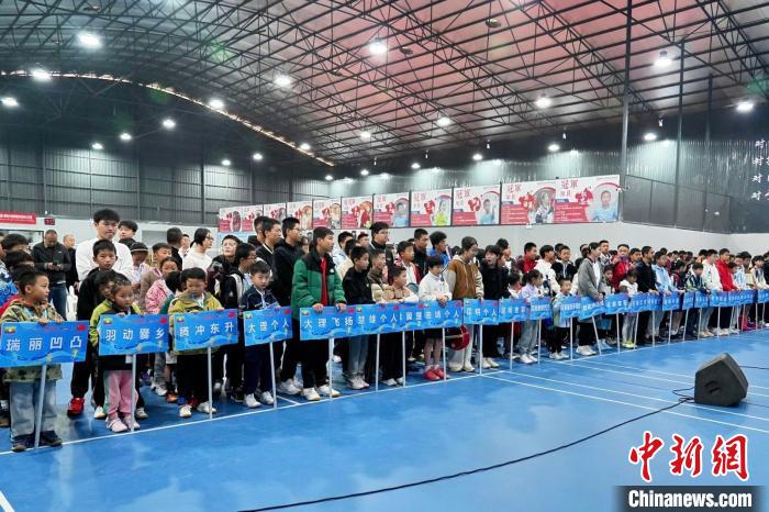 中缅边境云南瑞丽：486名中外运动员以球会友，