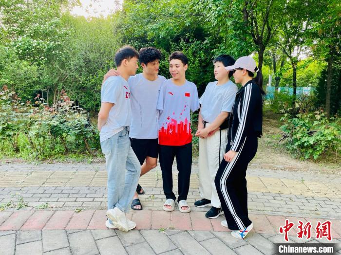 他失去了双臂，却长出了翅膀——郭金城获得中