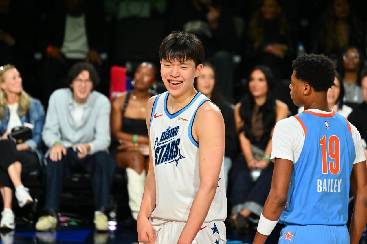 新秀对抗赛首秀10分2篮板成全场得分上双，杨瀚