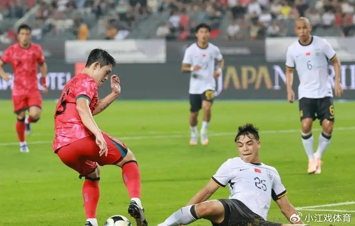 国足集训名单12名中场成战术核心，邵佳一布局中