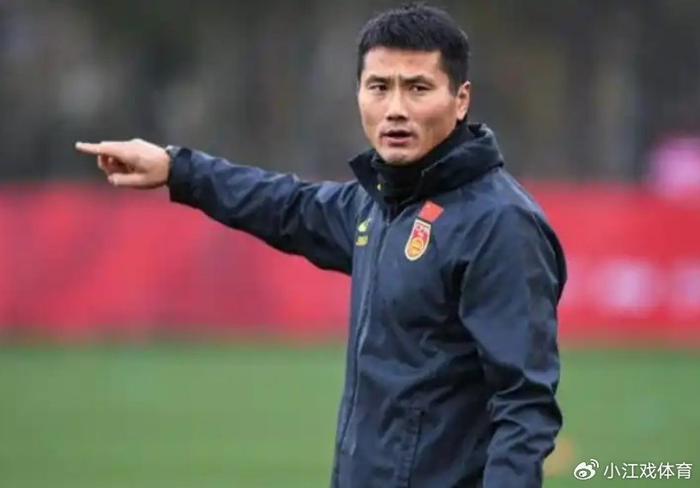 国足集训名单12名中场成战术核心，邵佳一布局中