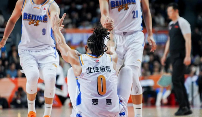 广东宏远主帅杜锋帅位悬而未决 面对北京首钢考