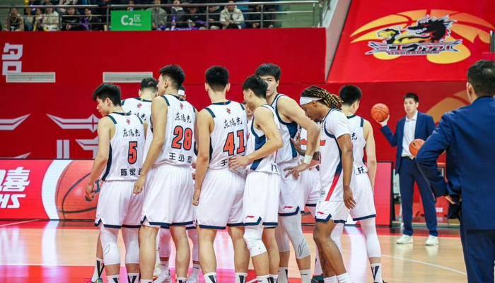 广东宏远主帅杜锋帅位悬而未决 面对北京首钢考