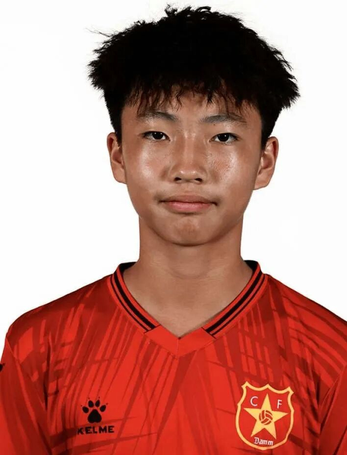 中国小将李昊炎加盟拉玛西亚青训营开启西甲征