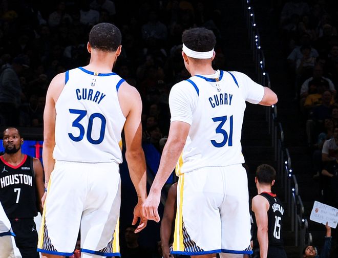 库里复出率队险胜火箭 申京绝杀终结悬念