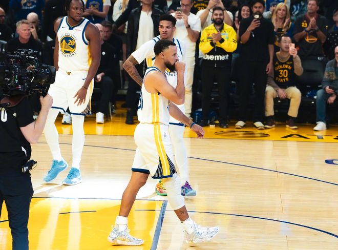 库里复出率队险胜火箭 申京绝杀终结悬念