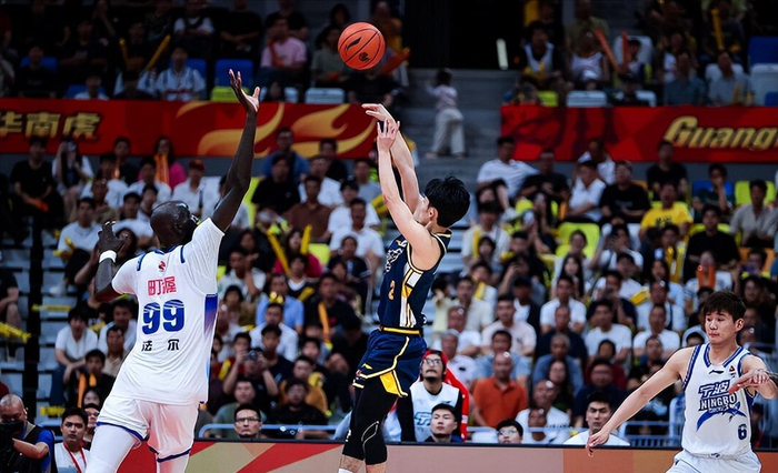 CBA常规赛收官战：四队提前出局，广东辽宁上演